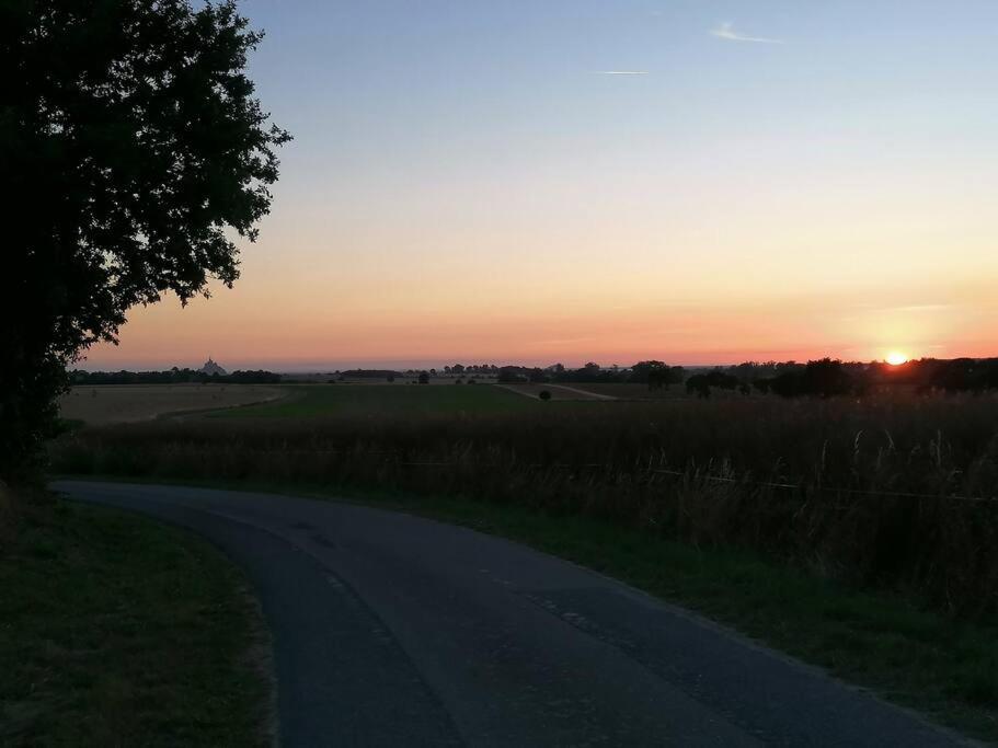 Sunset Family Guesthouse Mont Saint Michel Céaux Extérieur photo